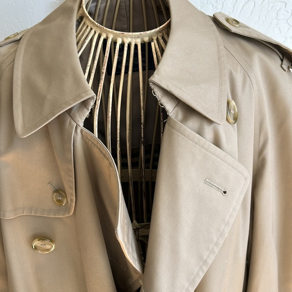 Burberry, vintage long trenchcoat with wool plaid button in liner. - Picture 3 of 10